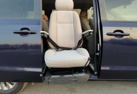 Turny Seat Kia Sedona